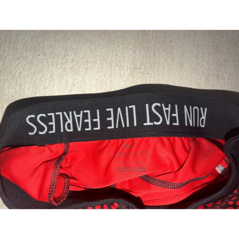 Nike pro women’s black & red athletic leggings - Picture 10 of 16